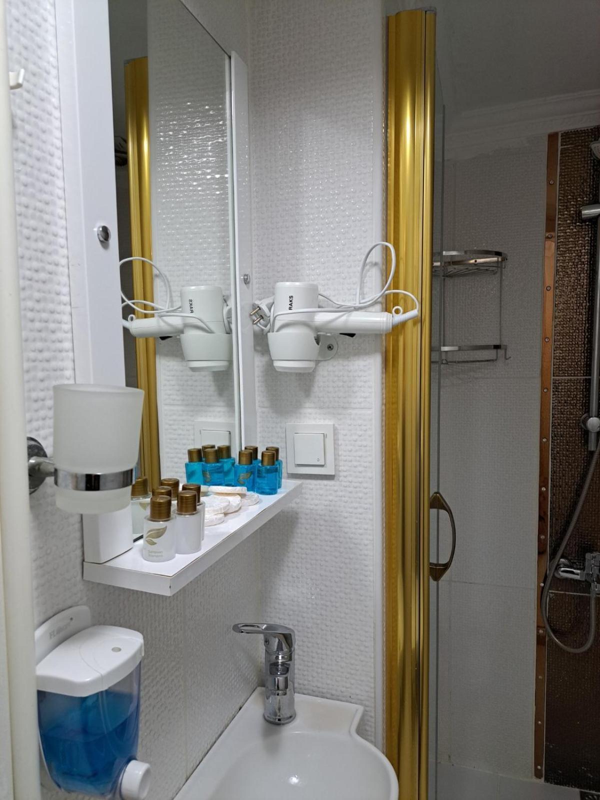 Golden Life Gl Apartment Istanbul Bagian luar foto